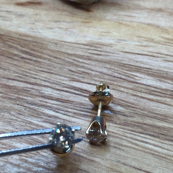 Diamond stud earrings (genuine diamonds and 14kt yellow gold) - Picture 6 of 6